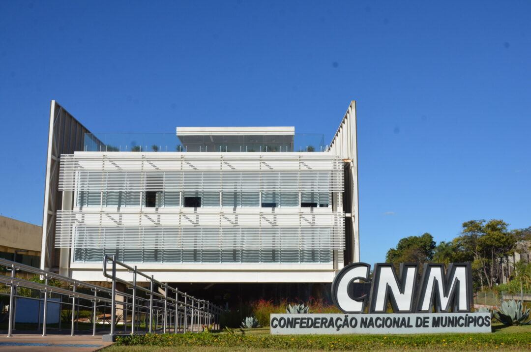 Portal CNM - Salário mínimo custará R$ 4,75 bilhões para os cofres  municipais em 2024, estima CNM - Confederação Nacional de Municípios